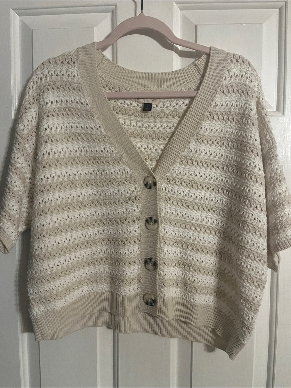 Like NEW sweater